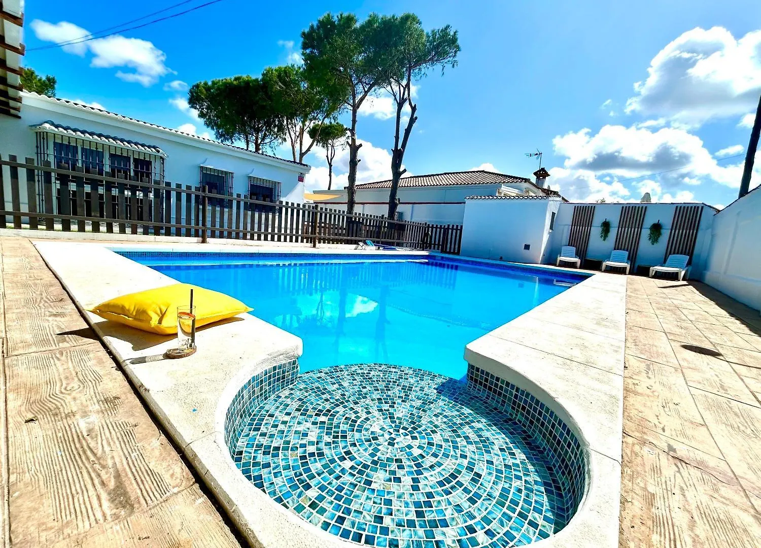 Gatu Villa Serena Piscina Privada Mayores De 25 Anos Y Familias Chiclana de la Frontera