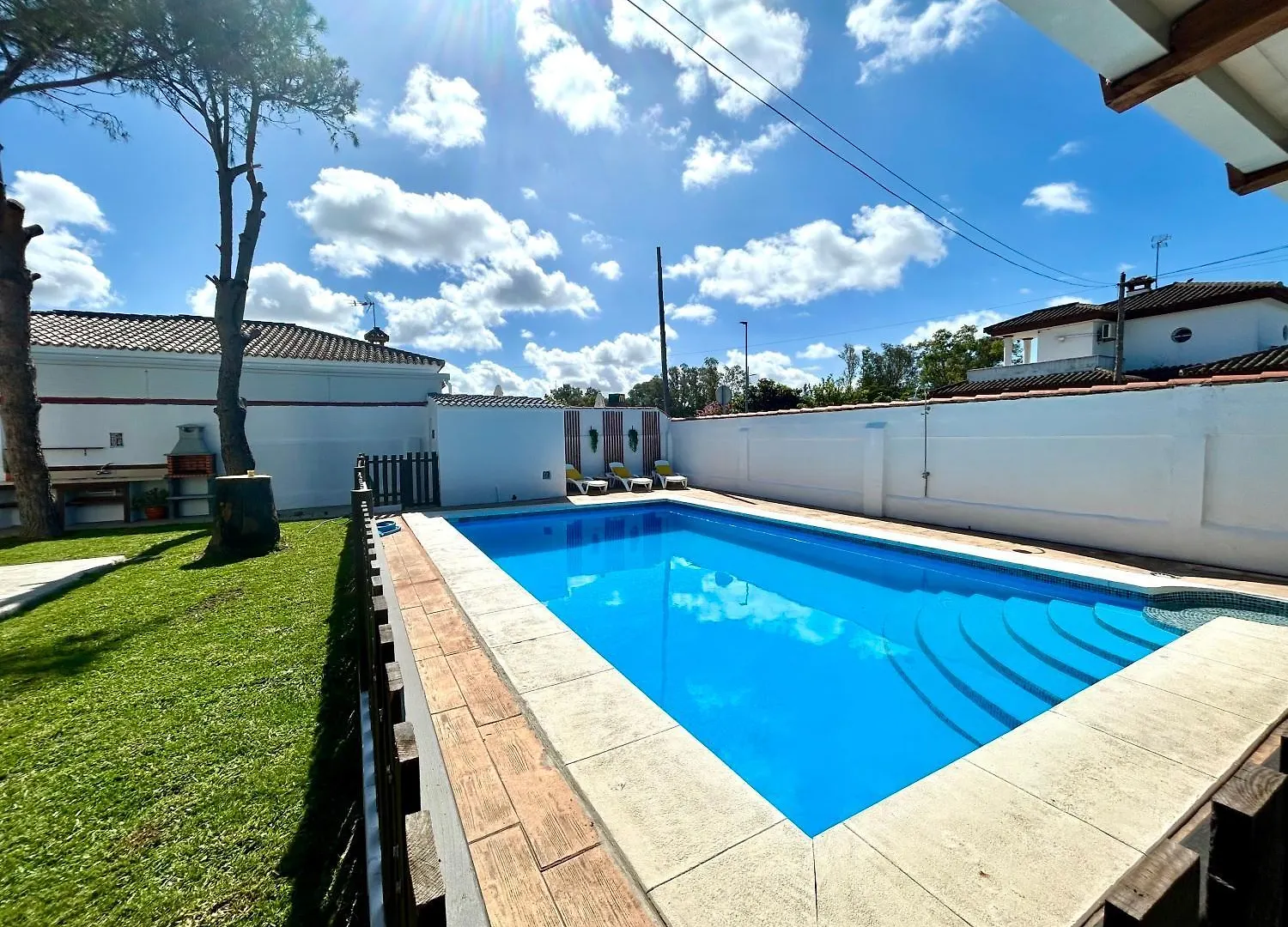 Gatu Villa Serena Piscina Privada Mayores De 25 Anos Y Familias Chiclana de la Frontera